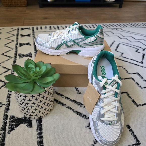 ASICS GEL 1130- White and Green. NWT. Never Worn. AUTHENTIC. - Picture 4 of 7